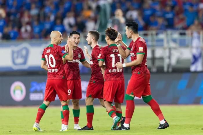 院线、文旅代表分享电影经济“春之声”在春天，以“新声”庆“新生”。