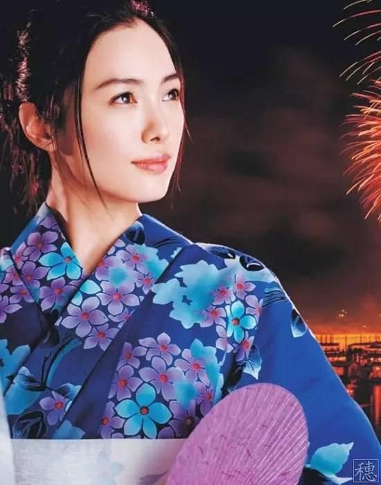 《蜂蜜的针》曝终极预告 袁泉上演除害猎杀法则3453人看过 《阳光女子合唱团》MV上线 A-lin歌唱爱与幸福2103人看过 《天才游戏》曝预告 彭昱畅丁禹兮化身纯恨宿敌2667人看过 《纯真年代的爱情》研讨会 孙千王天辰忆拍摄往3157人看过 新闻首页 电影新闻首页 明星新闻 华语 海外 成龙、梁朝伟、小贝、李栋旭等观战NBA中国赛 日前，25-26赛季NBA季前赛在中国澳门举行，成龙、梁朝伟 、刘嘉玲、任达华、大卫·贝克汉姆、林书豪、李小鹏、李栋旭、刘宪华、杜华、李汶翰等到场观.Disney+剧集《诉讼女王》（All\'s Fair）在化学之家举行首映礼。