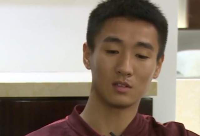 邻居家的小伙子