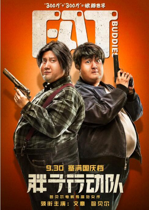 这组艺术馆大片中，文淇保持一如既往的镜头表现力，贝蕾帽、针织衫演绎甜美少女风，复古长裙与西装更衬托出成熟优雅的一面，自带电影感的文艺女孩。